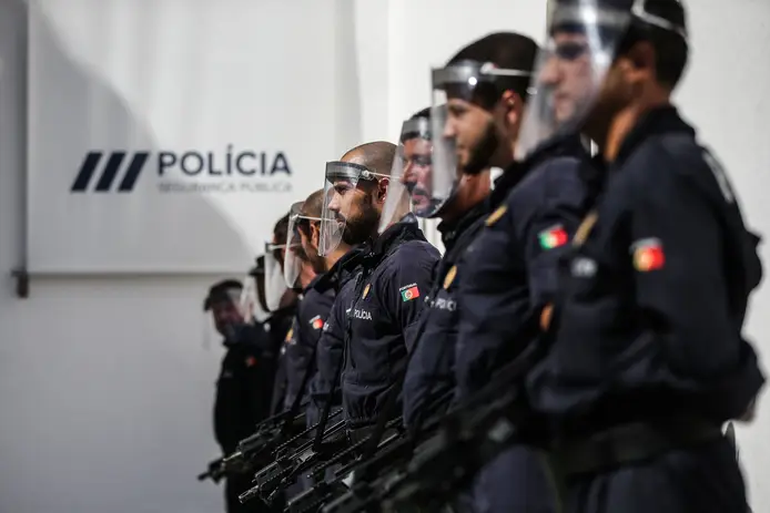 PSP Propõe À AIMA Cancelamento de Mil Títulos de Residência